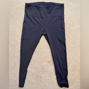 Athleta women’s Ultimate Stash Pocket Tight Black Leggings